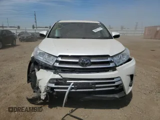 2017 Toyota Highlander XLE z VIN 5TDJZRFH2HS462953, wystawiony jako Copart lot #56287145 z przebiegiem 123 184 mil mil oraz Szkoda całkowita • Salvage title. Historia ofert i sprzedaży dostępna na DreamBid. Obrazek 5.