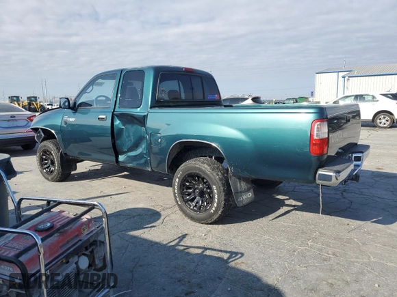 1997 Toyota T100 SR5 with VIN JT4UN24D8V0047084, listed as a Copart auction lot 82485654 with 181,596 mi miles and Salvage Title. Bid and sale history available at DreamBid. Image 2.