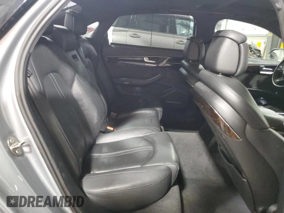 2012 Audi A8 z VIN WAURVAFD3CN025035, wystawiony jako Copart lot #52252915 z przebiegiem 71 312 mil mil oraz Szkoda całkowita • Salvage title. Historia ofert i sprzedaży dostępna na DreamBid. Obrazek 10.