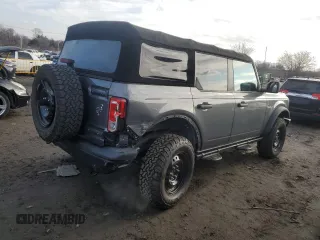2021 Ford Bronco with VIN 1FMEE5BP4MLB07924, listed as a Copart auction lot 44252445 with 9,645 mi miles and Salvage title. Bid and sale history available at DreamBid. Image 3.