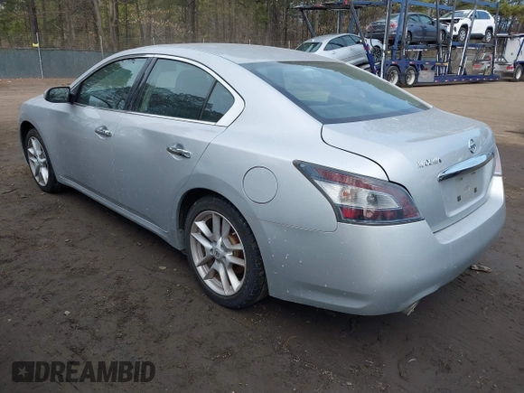 2014 Nissan Maxima SV with VIN 1N4AA5AP4EC499777, listed as a IAAI auction lot 41469597 with 191,125 mi miles and . Bid and sale history available at DreamBid. Image 3.