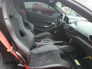 2020 Ferrari F8 z VIN ZFF92LLAXL0252707, wystawiony jako Copart lot #43547204 z przebiegiem 4092 mil mil oraz . Historia ofert i sprzedaży dostępna na DreamBid. Obrazek 10.