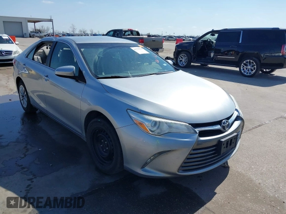 2017 Toyota Camry XLE z VIN 4T1BF1FK0HU391480, wystawiony jako IAAI lot #41775274 z przebiegiem 138 304 mil mil oraz . Historia ofert i sprzedaży dostępna na DreamBid. Obrazek 1.