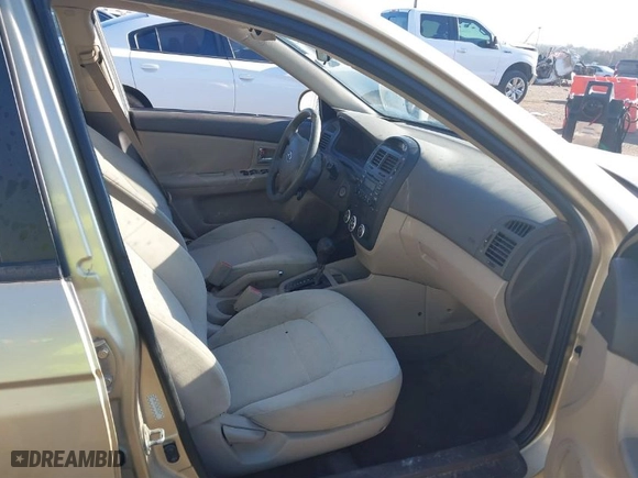 2009 Kia Spectra EX with VIN KNAFE221995652545, listed as a IAAI auction lot 41222340 with 160284 miles. Bid and sale history available at carsss.com. Image 5.