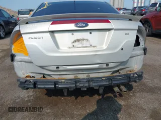 2010 Ford Fusion SE z VIN 3FAHP0HA8AR350320, wystawiony jako IAAI lot #42431622 z przebiegiem 245 719 mil mil oraz . Historia ofert i sprzedaży dostępna na DreamBid. Obrazek 12.
