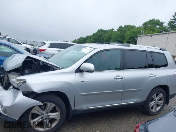 2013 Toyota Highlander Limited with VIN 5TDDK3EH2DS237488, listed as a IAAI auction lot 42672328 with 196,981 mi miles and . Bid and sale history available at DreamBid. Image 15.