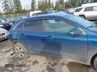 2017 Kia Niro LX with VIN KNDCB3LC0H5104761, listed as a IAAI auction lot 41516734 with 110,486 mi miles. Bid and sale history available at carsss.com. Image 14.