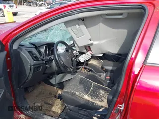 2021 Mitsubishi Outlander ES z VIN JA4ARUAU5MU007604, wystawiony jako IAAI lot #42241086 z przebiegiem 471 mil mil oraz . Historia ofert i sprzedaży dostępna na DreamBid. Obrazek 5.