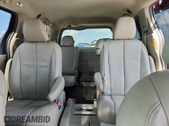 2012 Toyota Sienna XLE AAS с VIN 5TDYK3DC9CS242080, выставлен на аукционе Copart как лот 58374845 с пробегом 152 411 миль миль и Списание • Salvage title. История ставок и продаж доступна на DreamBid. Изображение 10.