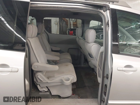 2004 Nissan Quest S with VIN 5N1BV28U34N343743, listed as a IAAI auction lot 42163624 with 105,900 mi miles. Bid and sale history available at carsss.com. Image 8.