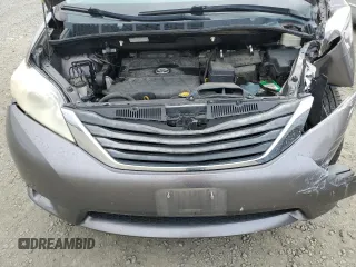 2011 Toyota Sienna XLE z VIN 5TDDK3DC8BS013239, wystawiony jako Copart lot #74852364 z przebiegiem 212 060 mil mil oraz Szkoda całkowita • Salvage title. Historia ofert i sprzedaży dostępna na DreamBid. Obrazek 12.