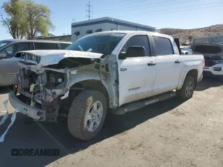 2015 Toyota Tundra SR5 z VIN 5TFDW5F14FX455172, wystawiony jako Copart lot #52971945 z przebiegiem 194 019 mil mil oraz Szkoda całkowita • Salvage title. Historia ofert i sprzedaży dostępna na DreamBid. Obrazek 1.
