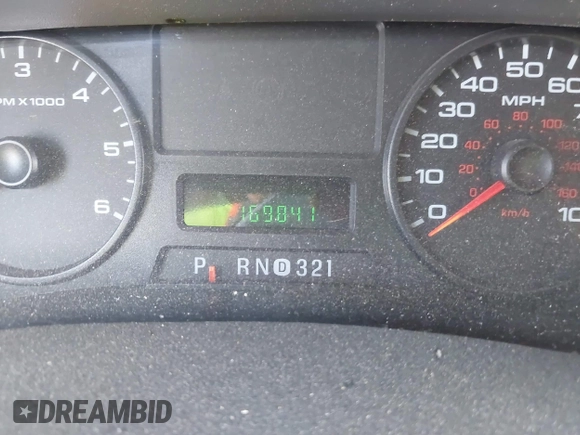 2006 Ford F-250 XL z VIN 1FTSX21516EC97026, wystawiony jako IAAI lot #41991940 z przebiegiem 169 841 mil mil oraz . Historia ofert i sprzedaży dostępna na DreamBid. Obrazek 7.