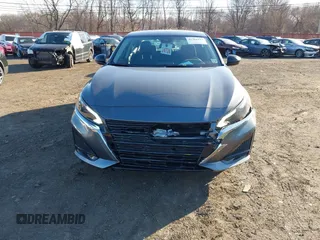 2024 Nissan Altima S with VIN 1N4BL4BV5RN330433, listed as a IAAI auction lot 41761937 with 11,815 mi miles and . Bid and sale history available at carsss.com. Image 12.