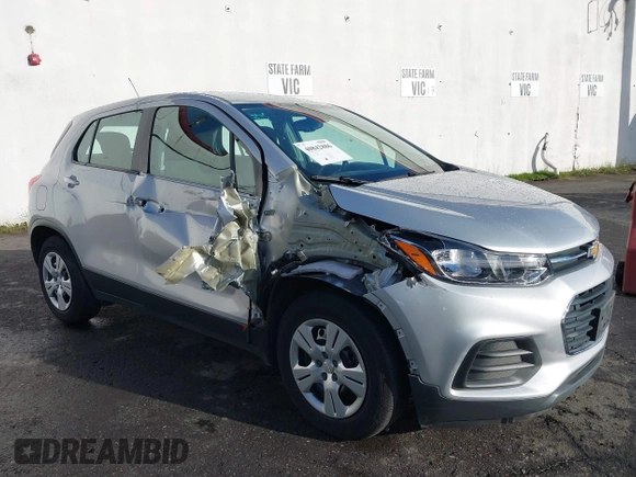 2018 Chevrolet Trax LS with VIN 3GNCJKSB3JL418469, listed as a IAAI auction lot 40842886 with 22,029 mi miles. Bid and sale history available at carsss.com. Image 6.