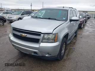 2011 Chevrolet Suburban LS with VIN 1GNSCHE06BR188407, listed as a IAAI auction lot 41453215 with 232,667 mi miles. Bid and sale history available at carsss.com. Image 17.