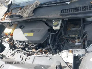 2013 Ford Escape SE with VIN 1FMCU9GXXDUD63179, listed as a IAAI auction lot 42017993 with 72,410 mi miles. Bid and sale history available at carsss.com. Image 6.