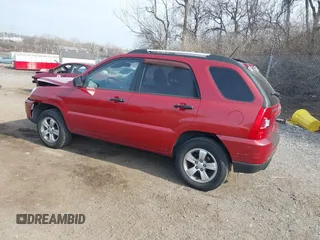 2009 Kia Sportage LX with VIN KNDJF724197558391, listed as a IAAI auction lot 41696362 with 170,555 mi miles. Bid and sale history available at carsss.com. Image 3.