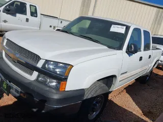 2004 Chevrolet Silverado 2500HD LT3 with VIN 1GCHK23G74F114579, listed as a IAAI auction lot 41794758 with 184,369 mi miles. Bid and sale history available at carsss.com. Image 2.