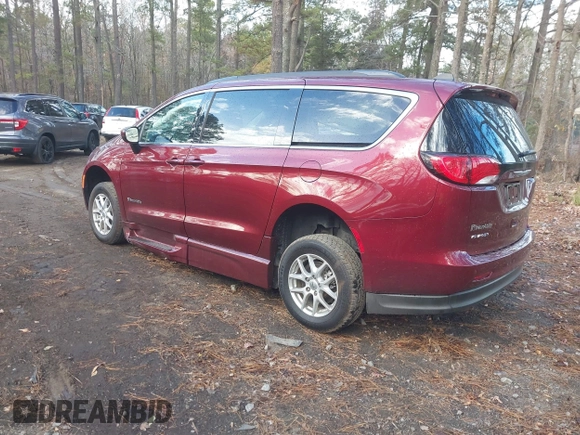 2021 Chrysler Voyager LXi with VIN 2C4RC1DG1MR556020, listed as a IAAI auction lot 41044760 with 6,286 mi miles and . Bid and sale history available at DreamBid. Image 3.