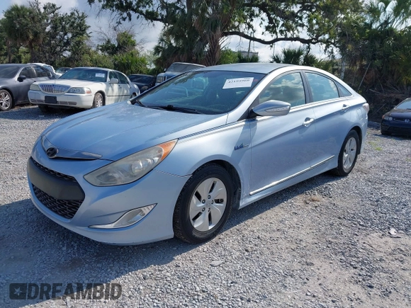 2013 Hyundai Sonata with VIN KMHEC4A40DA088095, listed as a IAAI auction lot 42195960 with 195,031 mi miles and . Bid and sale history available at carsss.com. Image 2.