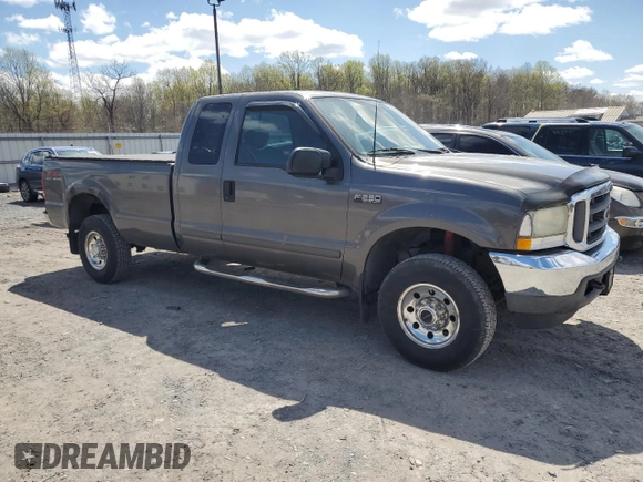 2003 Ford F-250 XL with VIN 1FTNX21L33EB87036, listed as a Copart auction lot 51774135 with 240,245 mi miles and Salvage title. Bid and sale history available at DreamBid. Image 4.
