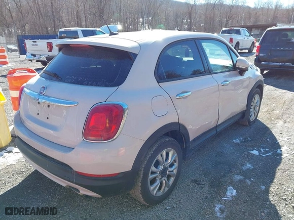 2016 FIAT 500X Easy with VIN ZFBCFXBT2GP434081, listed as a IAAI auction lot 41608740 with 140,325 mi miles. Bid and sale history available at carsss.com. Image 4.