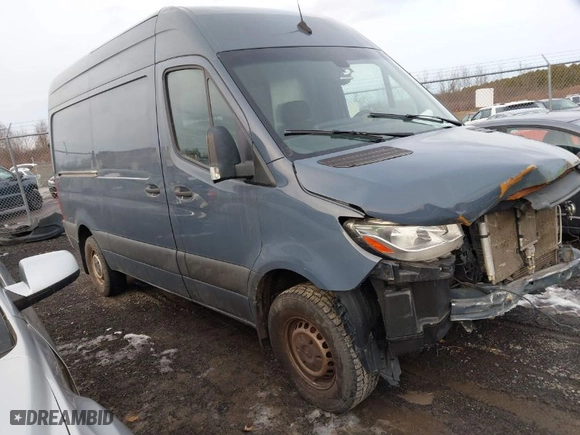 2019 Mercedes-Benz Sprinter Cargo Van with VIN WD4PF0CD9KP065019, listed as a IAAI auction lot 41070270 with 187,464 mi miles. Bid and sale history available at carsss.com. Image 1.