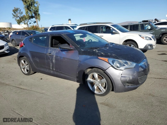 2014 Hyundai Veloster with VIN KMHTC6AD4EU193239, listed as a Copart auction lot 81298294 with 75,740 mi miles and Salvage Title. Bid and sale history available at carsss.com. Image 4.