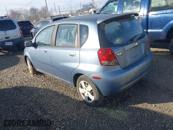 2007 Chevrolet Aveo LS z VIN KL1TD666X7B728902, wystawiony jako IAAI lot #40950124 z przebiegiem Nie podano mil oraz . Historia ofert i sprzedaży dostępna na DreamBid. Obrazek 3.