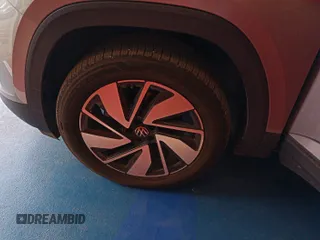 2024 Volkswagen Atlas SE с VIN 1V2HR2CAXRC567612, выставлен на аукционе IAAI как лот 42752019 с пробегом 19 523 миль миль и . История ставок и продаж доступна на DreamBid. Изображение 2.