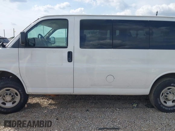 2008 Chevrolet Express Passenger z VIN 1GAGG25KX81197208, wystawiony jako IAAI lot #42022924 z przebiegiem Nie podano mil oraz . Historia ofert i sprzedaży dostępna na DreamBid. Obrazek 14.