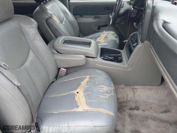 2003 Chevrolet Tahoe LT with VIN 1GNEC13Z93R296379, listed as a IAAI auction lot 41574575 with 301,567 mi miles. Bid and sale history available at carsss.com. Image 5.