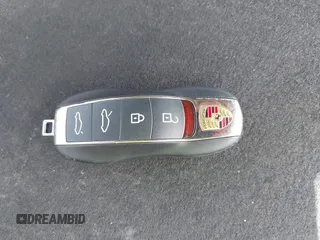 2021 Porsche Cayman с VIN WP0AA2A85MS260454, выставлен на аукционе IAAI как лот 42322452 с пробегом 2 248 миль миль и . История ставок и продаж доступна на DreamBid. Изображение 11.