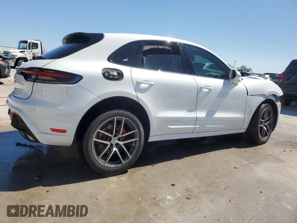 2023 Porsche Macan S z VIN WP1AG2A50PLB36397, wystawiony jako Copart lot #48389595 z przebiegiem 42 782 mil mil oraz Nie do naprawy • Non repairable. Historia ofert i sprzedaży dostępna na DreamBid. Obrazek 3.