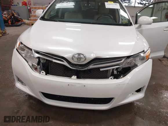 2010 Toyota Venza with VIN 4T3ZA3BB2AU021658, listed as a IAAI auction lot 41833788 with 180,832 mi miles. Bid and sale history available at carsss.com. Image 6.