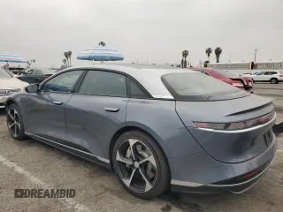 2025 Lucid Air Touring z VIN 50EA1TEA6SA006821, wystawiony jako Copart lot #53298645 z przebiegiem 470 mil mil oraz Szkody całkowita. Historia ofert i sprzedaży dostępna na DreamBid. Obrazek 2.