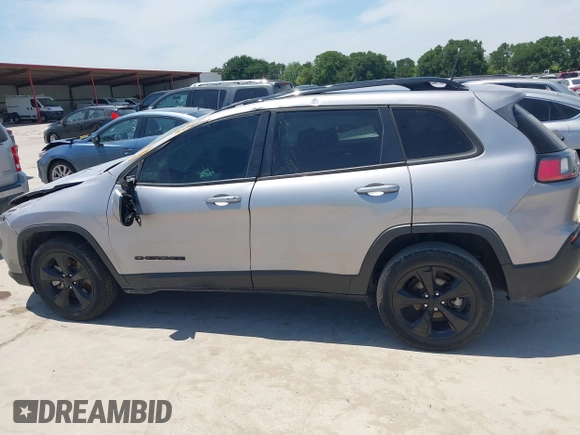 2021 Jeep Cherokee Altitude z VIN 1C4PJLLB4MD215146, wystawiony jako IAAI lot #42253929 z przebiegiem 42 666 mil mil oraz . Historia ofert i sprzedaży dostępna na DreamBid. Obrazek 14.