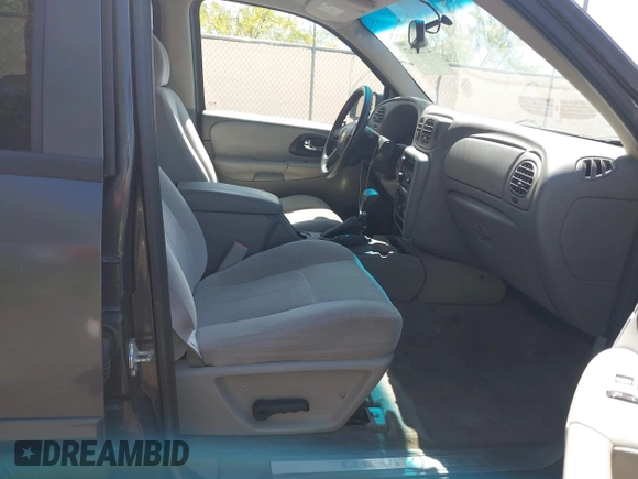 2007 Chevrolet TrailBlazer LS with VIN 1GNDS13S872177433, listed as a IAAI auction lot 42125247 with 239,686 mi miles and . Bid and sale history available at DreamBid. Image 5.