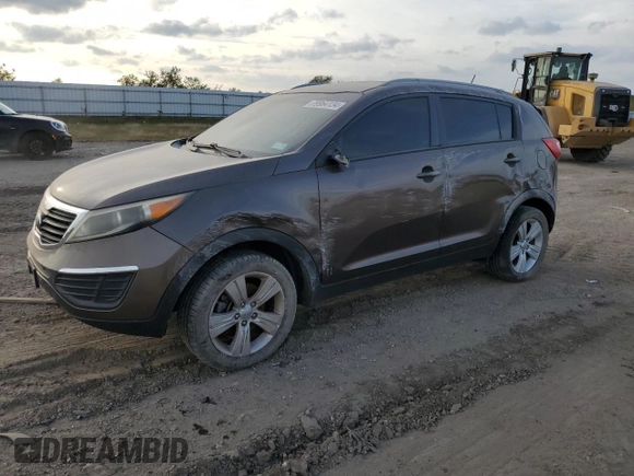 2013 Kia Sportage LX z VIN KNDPB3A23D7465413, wystawiony jako Copart lot #83694894 z przebiegiem 122 467 mil mil oraz Szkoda całkowita • Salvage title. Historia ofert i sprzedaży dostępna na DreamBid. Obrazek 1.