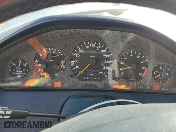 1991 MERCEDES-BENZ SL-CLASS SL with VIN WDBFA61E1MF022918, listed as a Copart auction lot 85011784 with 262,144 mi miles and Salvage Title. Bid and sale history available at DreamBid. Image 9.