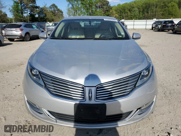 2015 Lincoln MKZ z VIN 3LN6L2G95FR603693, wystawiony jako Copart lot #53362845 z przebiegiem 171 107 mil mil oraz Szkoda całkowita • Salvage title. Historia ofert i sprzedaży dostępna na DreamBid. Obrazek 5.