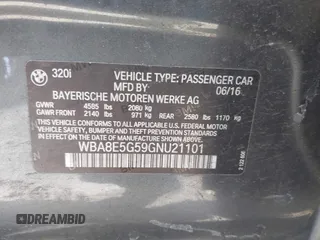 2016 BMW 3 Series 320i xDrive z VIN WBA8E5G59GNU21101, wystawiony jako IAAI lot #41933679 z przebiegiem Nie podano mil oraz . Historia ofert i sprzedaży dostępna na DreamBid. Obrazek 9.