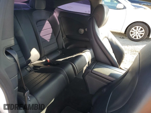 2019 Mercedes-Benz C 300 z VIN WDDWJ8DB0KF823535, wystawiony jako Copart lot #47052565 z przebiegiem 56 707 mil mil oraz Szkoda całkowita • Salvage title. Historia ofert i sprzedaży dostępna na DreamBid. Obrazek 10.