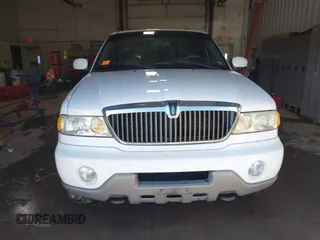 2002 Lincoln Navigator z VIN 5LMFU28R32LJ18485, wystawiony jako IAAI lot #41718606 z przebiegiem 228 590 mil mil oraz . Historia ofert i sprzedaży dostępna na DreamBid. Obrazek 13.