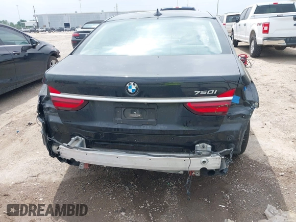 2017 BMW 7 Series 750i z VIN WBA7F0C31HGM22135, wystawiony jako IAAI lot #41919264 z przebiegiem 63 226 mil mil oraz . Historia ofert i sprzedaży dostępna na DreamBid. Obrazek 17.