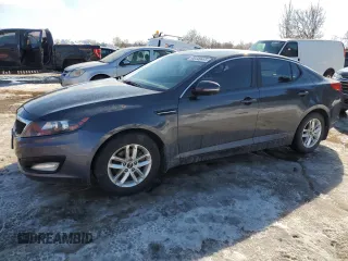 2013 Kia Optima LX z VIN KNAGM4A70D5352250, wystawiony jako Copart lot #46440465 z przebiegiem 172 221 mil mil oraz Tytuł czysty. Historia ofert i sprzedaży dostępna na DreamBid. Obrazek 1.