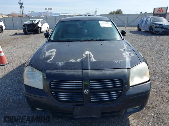 2005 Dodge Magnum RT with VIN 2D4GV58225H613701, listed as a IAAI auction lot 41848852 with 200,633 mi miles. Bid and sale history available at carsss.com. Image 6.