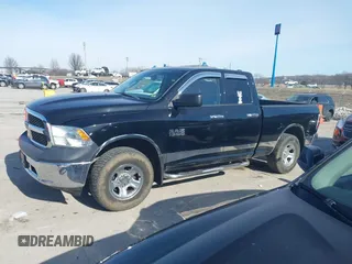 2013 Ram 1500 ST z VIN 1C6RR7FP8DS611213, wystawiony jako IAAI lot #41384202 z przebiegiem 155 734 mil mil oraz . Historia ofert i sprzedaży dostępna na DreamBid. Obrazek 14.