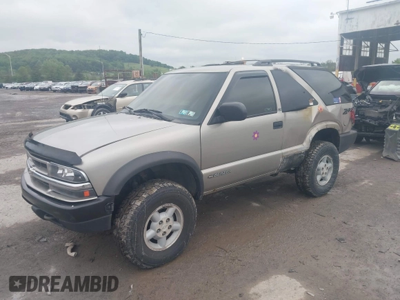 2000 Chevrolet Blazer LS с VIN 1GNCT18W7YK161195, выставлен на аукционе IAAI как лот 42329599 с пробегом 122 834 миль миль и . История ставок и продаж доступна на DreamBid. Изображение 2.